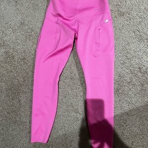 Women's size large playful pink Nike pro leggings . Like new